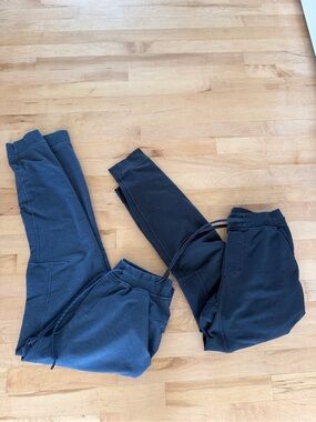 Lululemon Men's Navy and Black Sweatpants Joggers